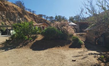 GRAN PARCELA CON CASA DE 5000 M2 EN EL CENTRO DE CURACAVI