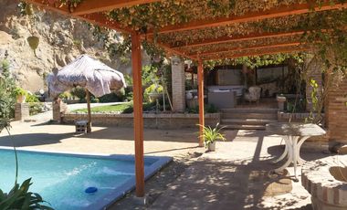 GRAN PARCELA CON CASA DE 5000 M2 EN EL CENTRO DE CURACAVI