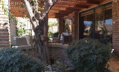 GRAN PARCELA CON CASA DE 5000 M2 EN EL CENTRO DE CURACAVI