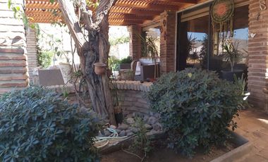 GRAN PARCELA CON CASA DE 5000 M2 EN EL CENTRO DE CURACAVI