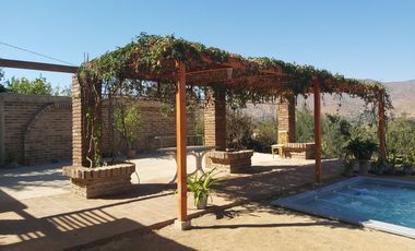 GRAN PARCELA CON CASA DE 5000 M2 EN EL CENTRO DE CURACAVI