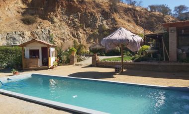 GRAN PARCELA CON CASA DE 5000 M2 EN EL CENTRO DE CURACAVI