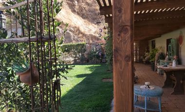 GRAN PARCELA CON CASA DE 5000 M2 EN EL CENTRO DE CURACAVI