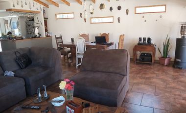 GRAN PARCELA CON CASA DE 5000 M2 EN EL CENTRO DE CURACAVI