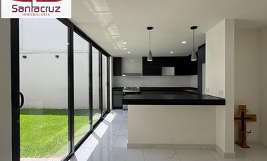 EXCLUSIVO RESIDENCIAL EN VENTA EN FRACCIONAMIENTO JACARANDAS ZONA IXTULCO