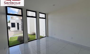 EXCLUSIVO RESIDENCIAL EN VENTA EN FRACCIONAMIENTO JACARANDAS ZONA IXTULCO