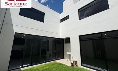 EXCLUSIVO RESIDENCIAL EN VENTA EN FRACCIONAMIENTO JACARANDAS ZONA IXTULCO