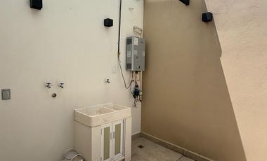 EXCLUSIVO RESIDENCIAL EN VENTA EN FRACCIONAMIENTO JACARANDAS ZONA IXTULCO
