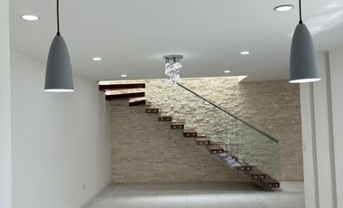 EXCLUSIVO RESIDENCIAL EN VENTA EN FRACCIONAMIENTO JACARANDAS ZONA IXTULCO