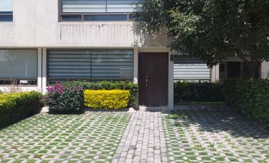 Casa en Venta en Lomas Virreyes Modelo Madeira - sobre calle con camellón central