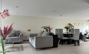 Casa en Venta en Lomas Virreyes Modelo Madeira - sobre calle con camellón central