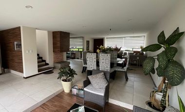 Casa en Venta en Lomas Virreyes Modelo Madeira - sobre calle con camellón central
