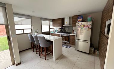 Casa en Venta en Lomas Virreyes Modelo Madeira - sobre calle con camellón central