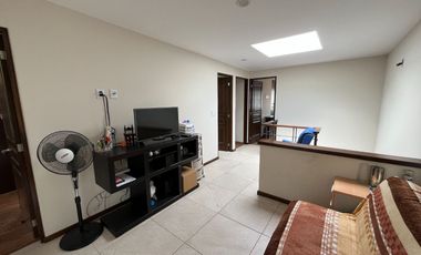 Casa en Venta en Lomas Virreyes Modelo Madeira - sobre calle con camellón central