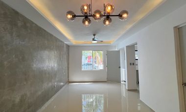 CASA EN VENTA REMODELADA EN CAUCEL OPORTUNIDAD