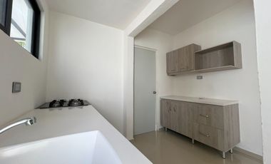 CASA EN VENTA REMODELADA EN CAUCEL OPORTUNIDAD