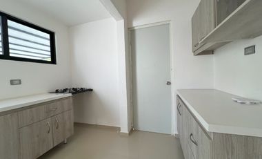 CASA EN VENTA REMODELADA EN CAUCEL OPORTUNIDAD