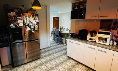 ARRIENDO CASA SANTA ELENA DE CHICUREO MEDITERRANEA 2 PISOS 3D 3B QUINCHO PISCINA TERRAZA LOGIA PANELES SOLARES