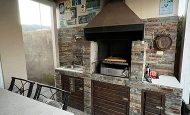 ARRIENDO CASA SANTA ELENA DE CHICUREO MEDITERRANEA 2 PISOS 3D 3B QUINCHO PISCINA TERRAZA LOGIA PANELES SOLARES