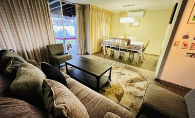 ARRIENDO CASA SANTA ELENA DE CHICUREO MEDITERRANEA 2 PISOS 3D 3B QUINCHO PISCINA TERRAZA LOGIA PANELES SOLARES