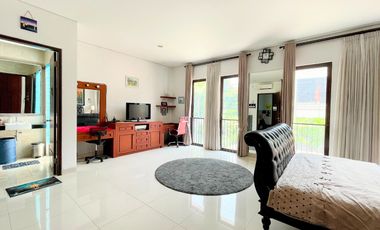 Fully Furnished with Private Swimming Pool House for Rent in Jagakarsa