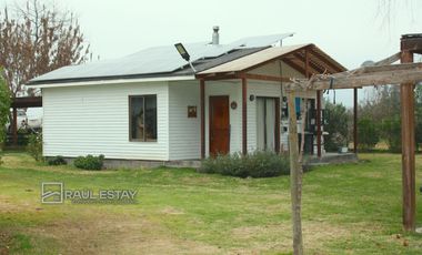 VENDEMOS Hermosa casa con piscina y amplios jardines