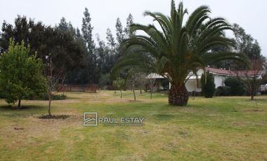 VENDEMOS Hermosa casa con piscina y amplios jardines