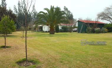 VENDEMOS Hermosa casa con piscina y amplios jardines
