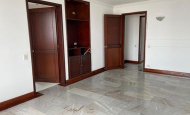 SE ARRIENDA APARTAMENTO