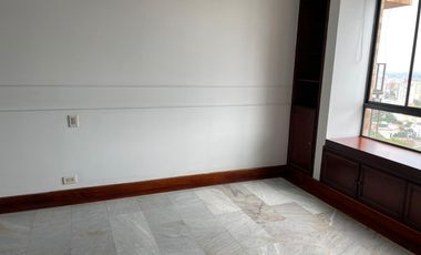 SE ARRIENDA APARTAMENTO