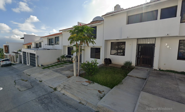 CASA EN VENTA  CON EXCELENTE EN UBUCACION, LAGOS DE MONTEBELLO 707 L 55 M 7 LAS NUBES TUXTLA GUTIÉRREZ TUXTLA GUTIERREZ C.P. 29087 CHIAPAS	LAS NUBES	T