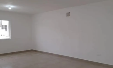 ¡PRECIOSA CASA CON ALBERCA COMUNAL EN RESIDENCIAL PLAYA AZUL, PLAYA DEL CARMEN!