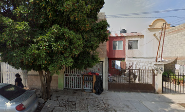 CASA EN VENTA  CON EXCELENTE EN UBUCACION, LAGOS DE MONTEBELLO 707 L 55 M 7 LAS NUBES TUXTLA GUTIÉRREZ TUXTLA GUTIERREZ C.P. 29087 CHIAPAS	LAS NUBES	T