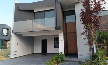 Casa en Lomas Angelopolis, Parque Foresta