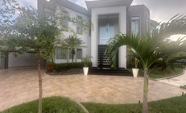 VENTA CASA ESTANCIAS DEL RIO