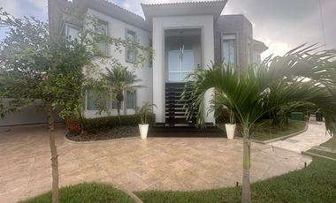 VENTA CASA ESTANCIAS DEL RIO