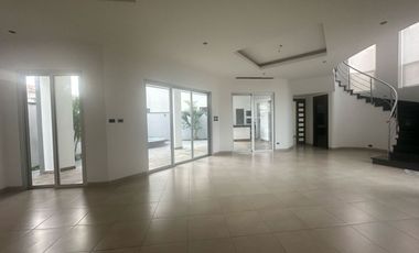 VENTA CASA ESTANCIAS DEL RIO
