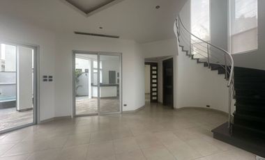 VENTA CASA ESTANCIAS DEL RIO