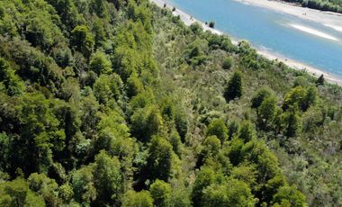 ¡Una Parcela Soñada con 35mts de Orilla de Río Petrohué!