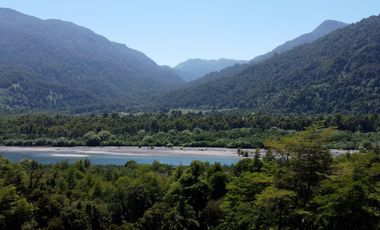 ¡Una Parcela Soñada con 35mts de Orilla de Río Petrohué!