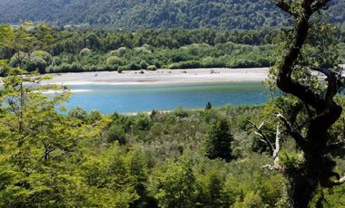 ¡Una Parcela Soñada con 35mts de Orilla de Río Petrohué!