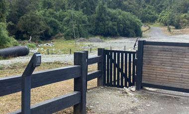 ¡Una Parcela Soñada con 35mts de Orilla de Río Petrohué!