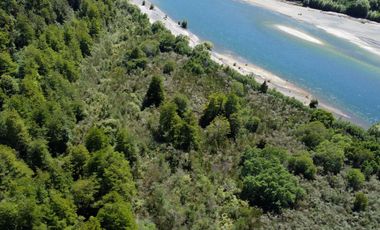 ¡Una Parcela Soñada con 35mts de Orilla de Río Petrohué!