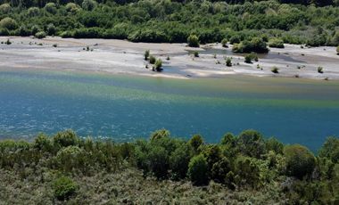 ¡Una Parcela Soñada con 35mts de Orilla de Río Petrohué!