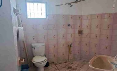 CASA EN PROGRESO EN ESQUINA PARA REMODELAR A 100 METROS DE LA PLAYA