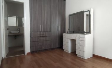 VENDO CASA DE TRES PISOS EN LA MEJOR ZONA COCOS DEL CHIPE, PIURA