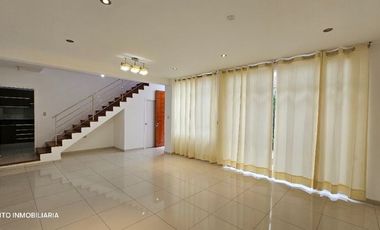 VENDO CASA DE TRES PISOS EN LA MEJOR ZONA COCOS DEL CHIPE, PIURA