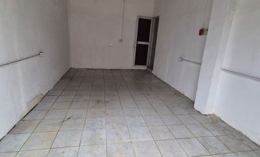 Local en Alquiler en la Avenida Portete, 1 Baño, Sur de Guayaquil.
