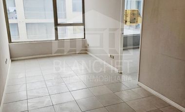 IDEAL PARA INVERSIÓN EN CALLE VERGARA SANTIAGO A PASOS DE METRO TOESCA.