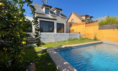 ¡ OPORTUNIDAD CASA EN CONDOMINIO !